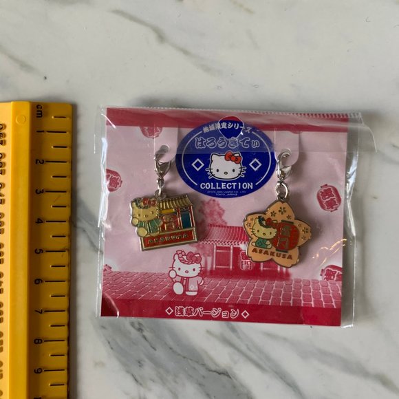 HELLO KITTY RARE ASAKUSA CHARMS - Picture 4 of 5